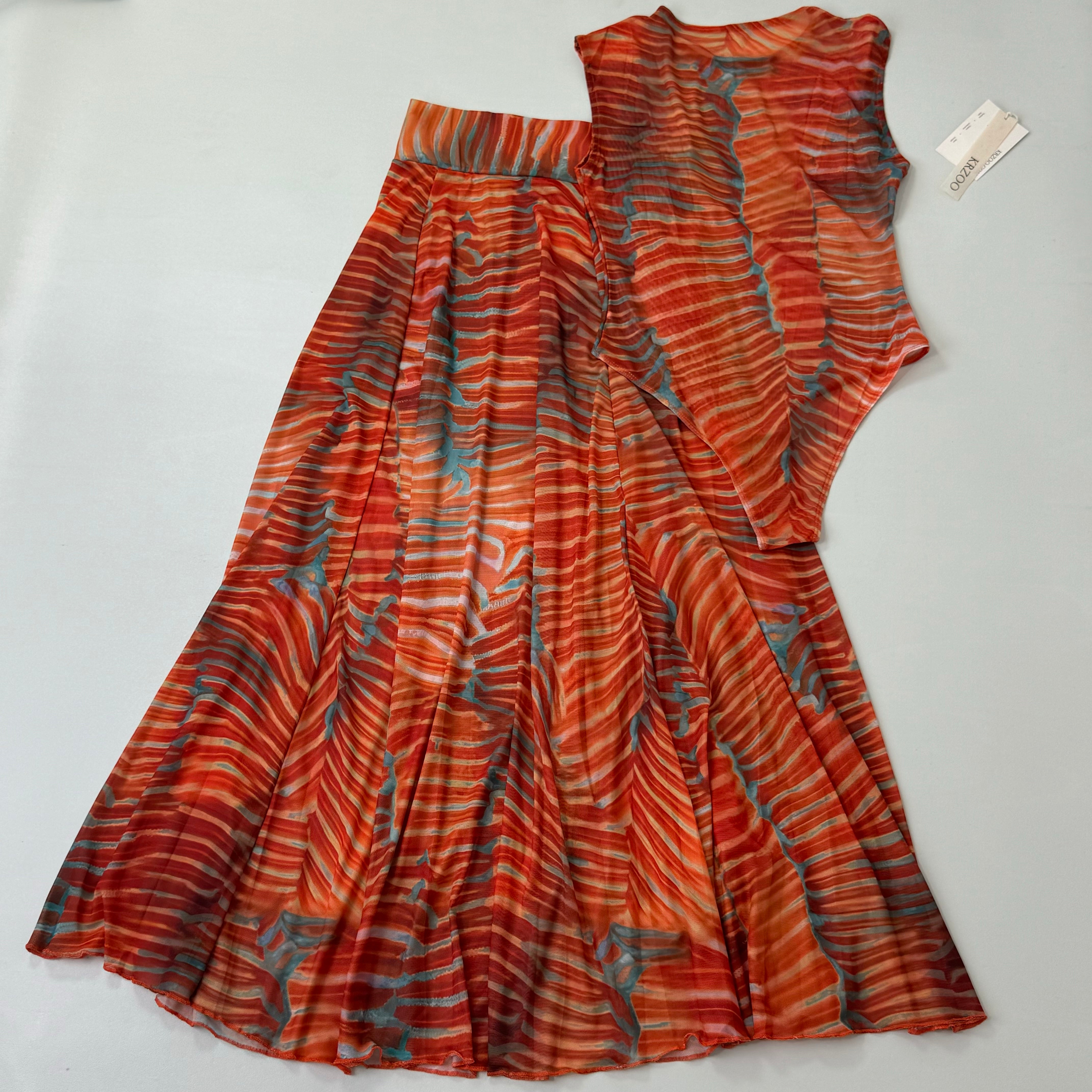 Sleeveless top and full-length skirt set