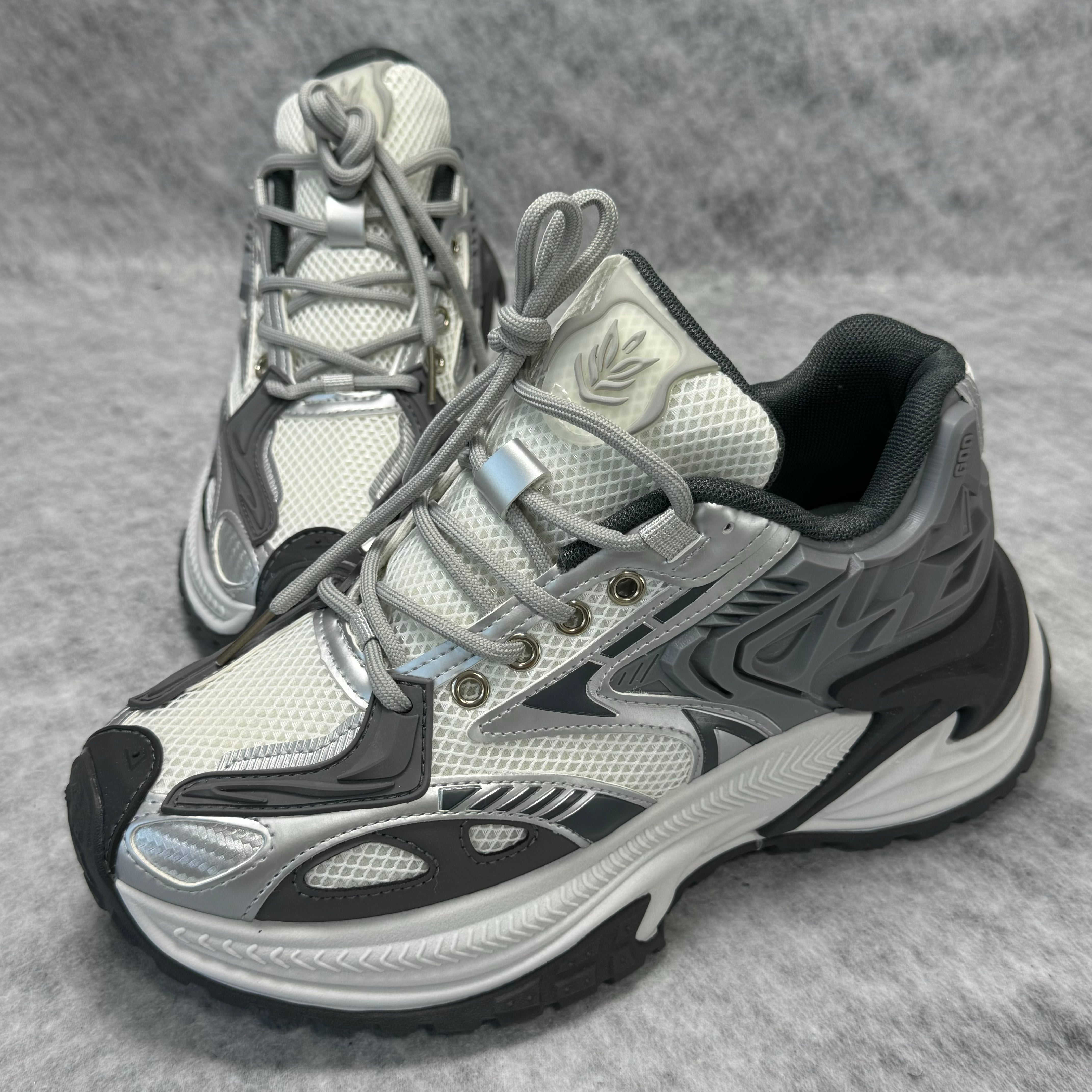Mechanical armor mesh breathable dad shoes