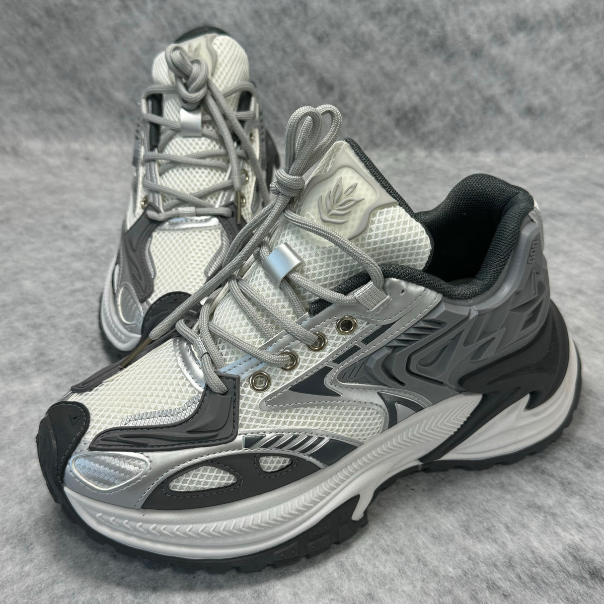 Mechanical armor mesh breathable dad shoes
