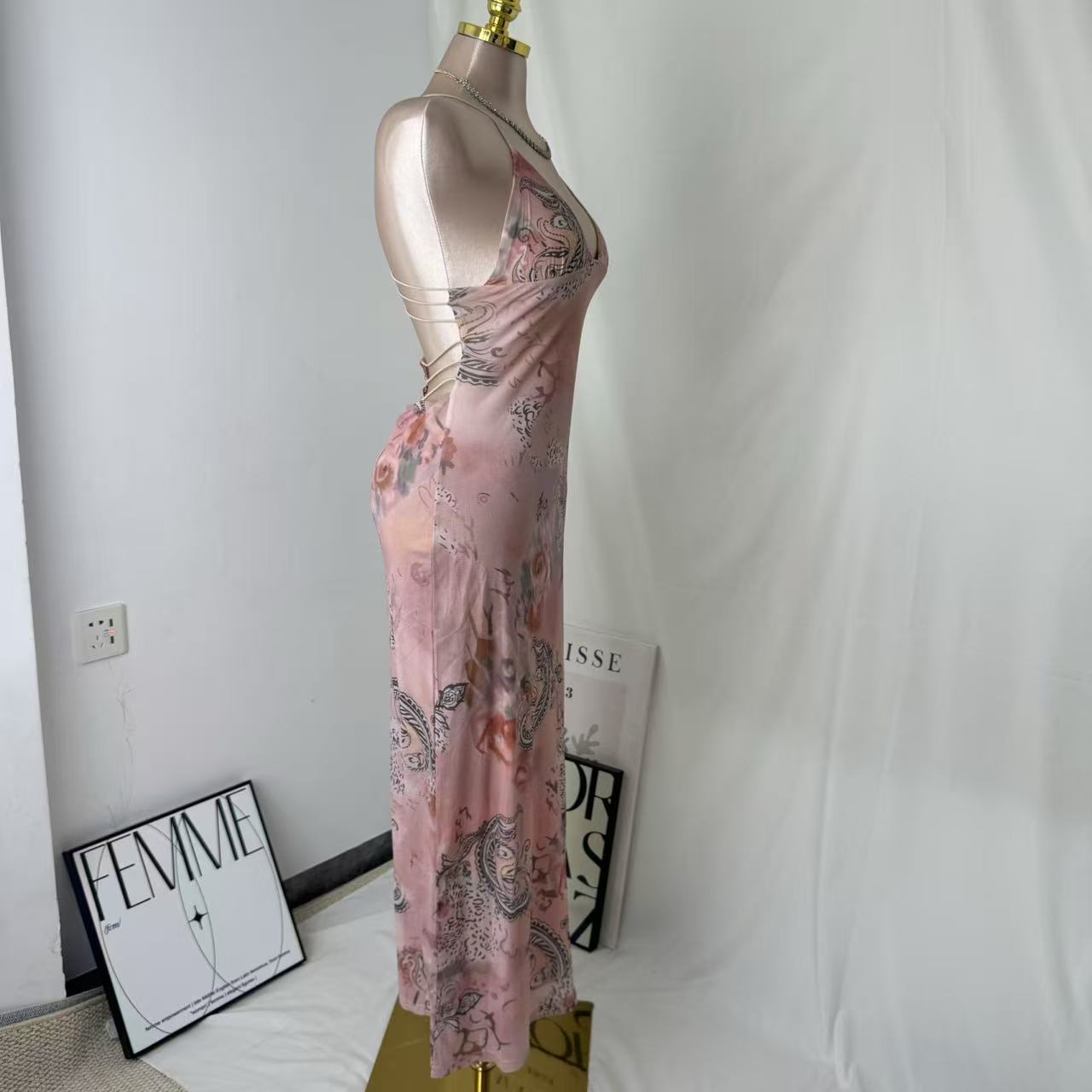 Neck-length fitted printed A-line dress