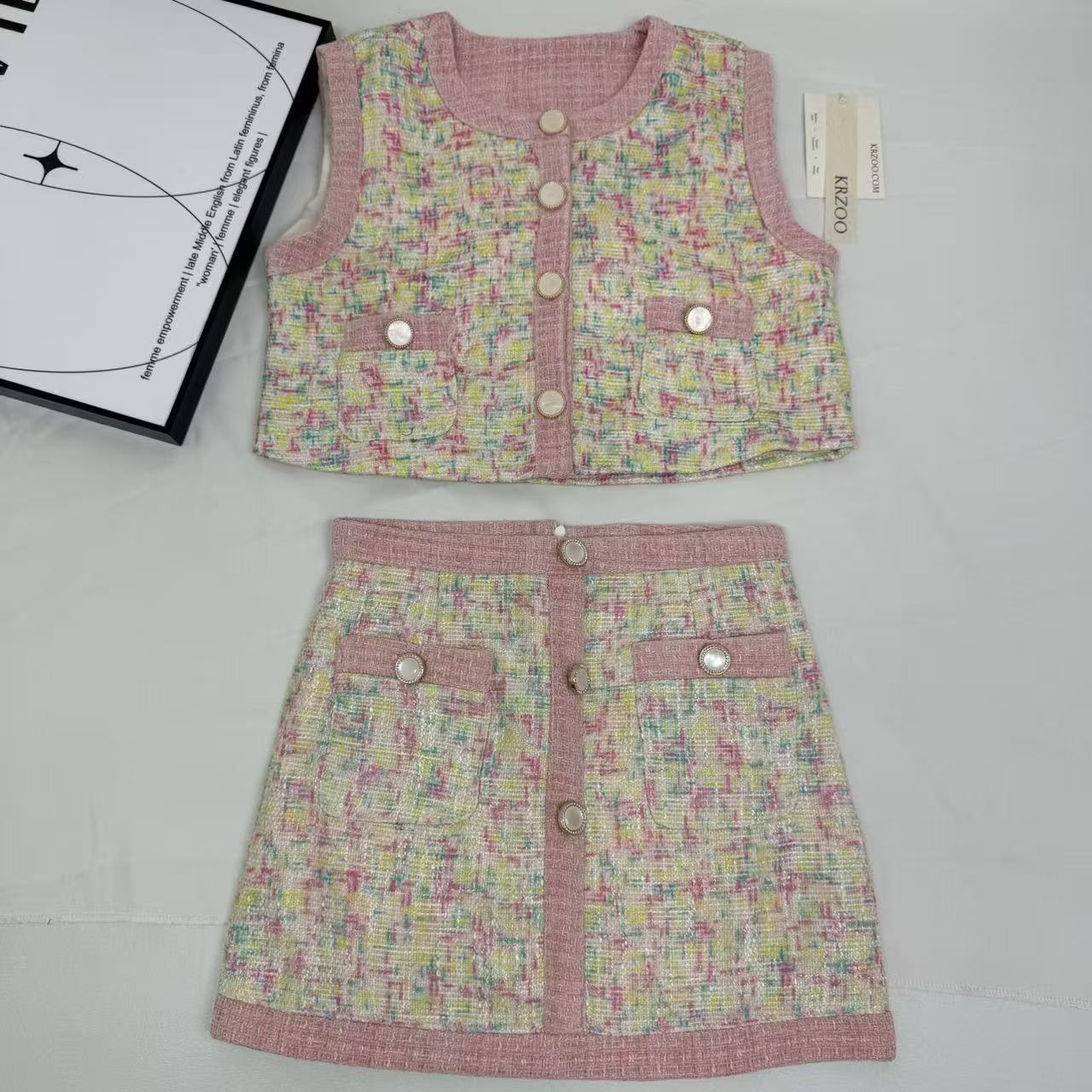 Colorful short jacket and high-waisted skirt set