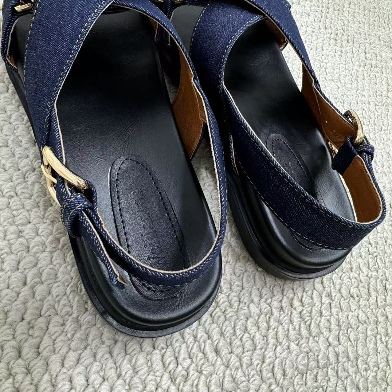 Versatile Open-Toe Platform Sandals