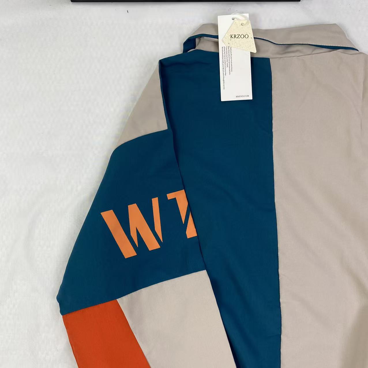 Standing collar straight-cut jacket