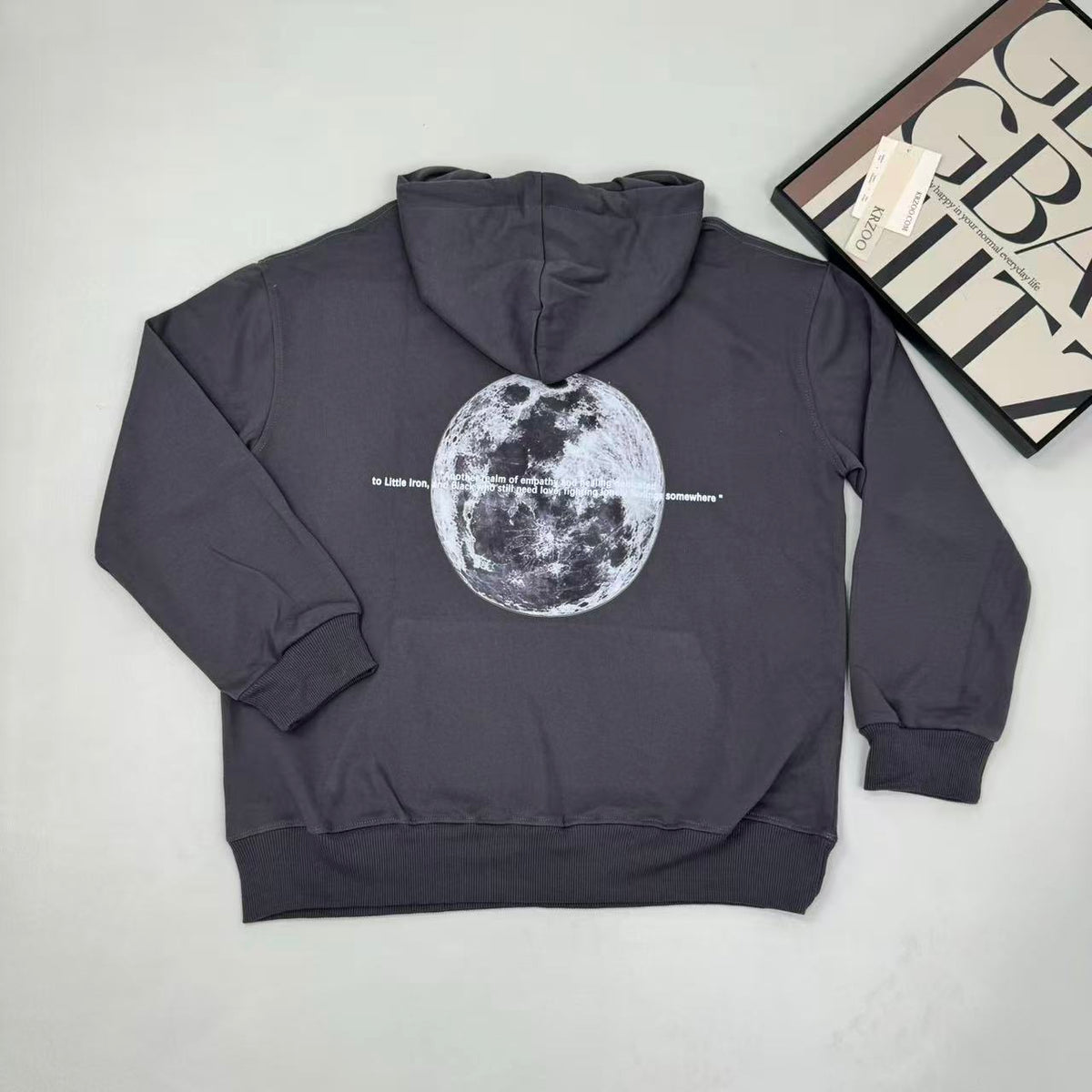 Moon print thick and warm hooded sweatshirt