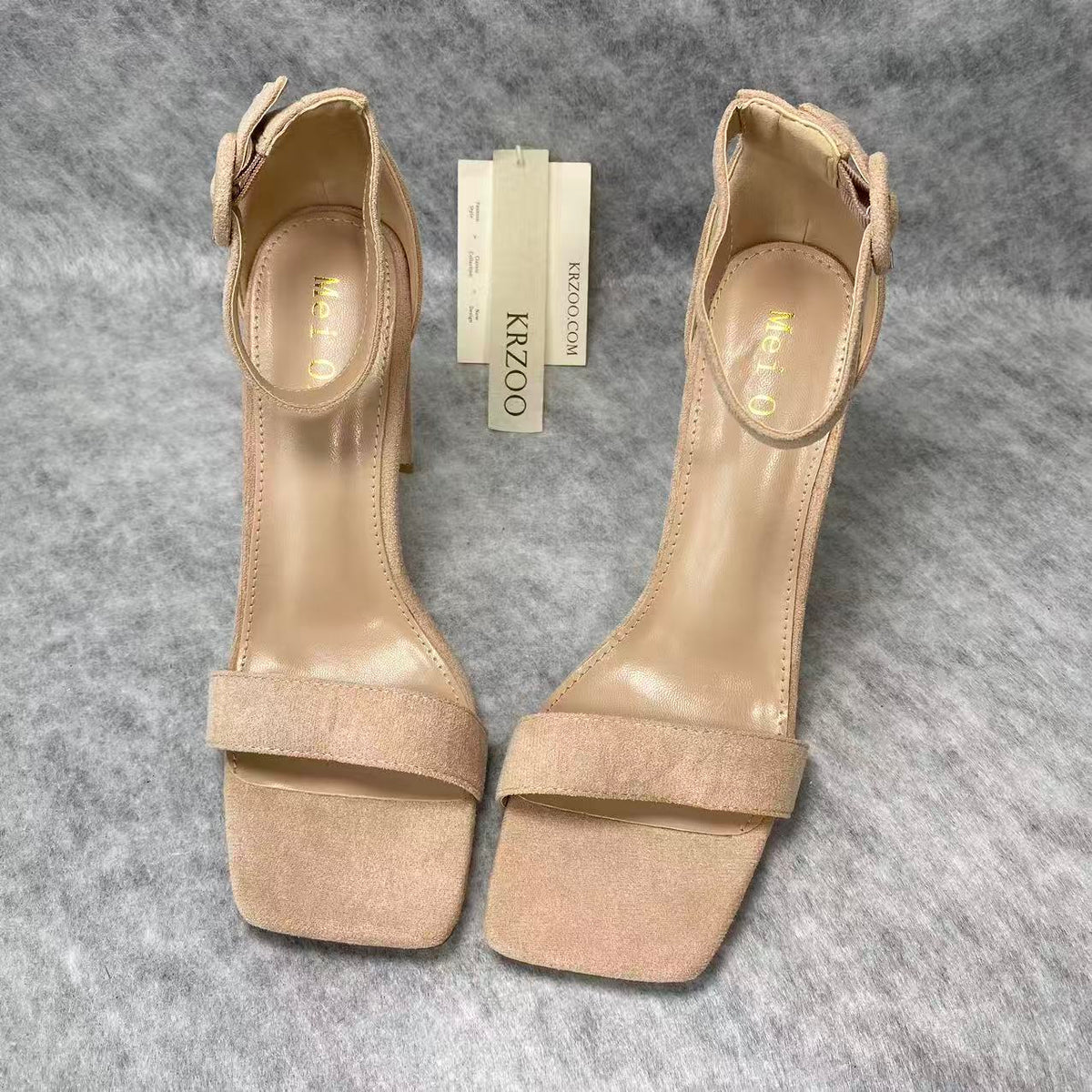 Square-toe strappy high-heeled shoes