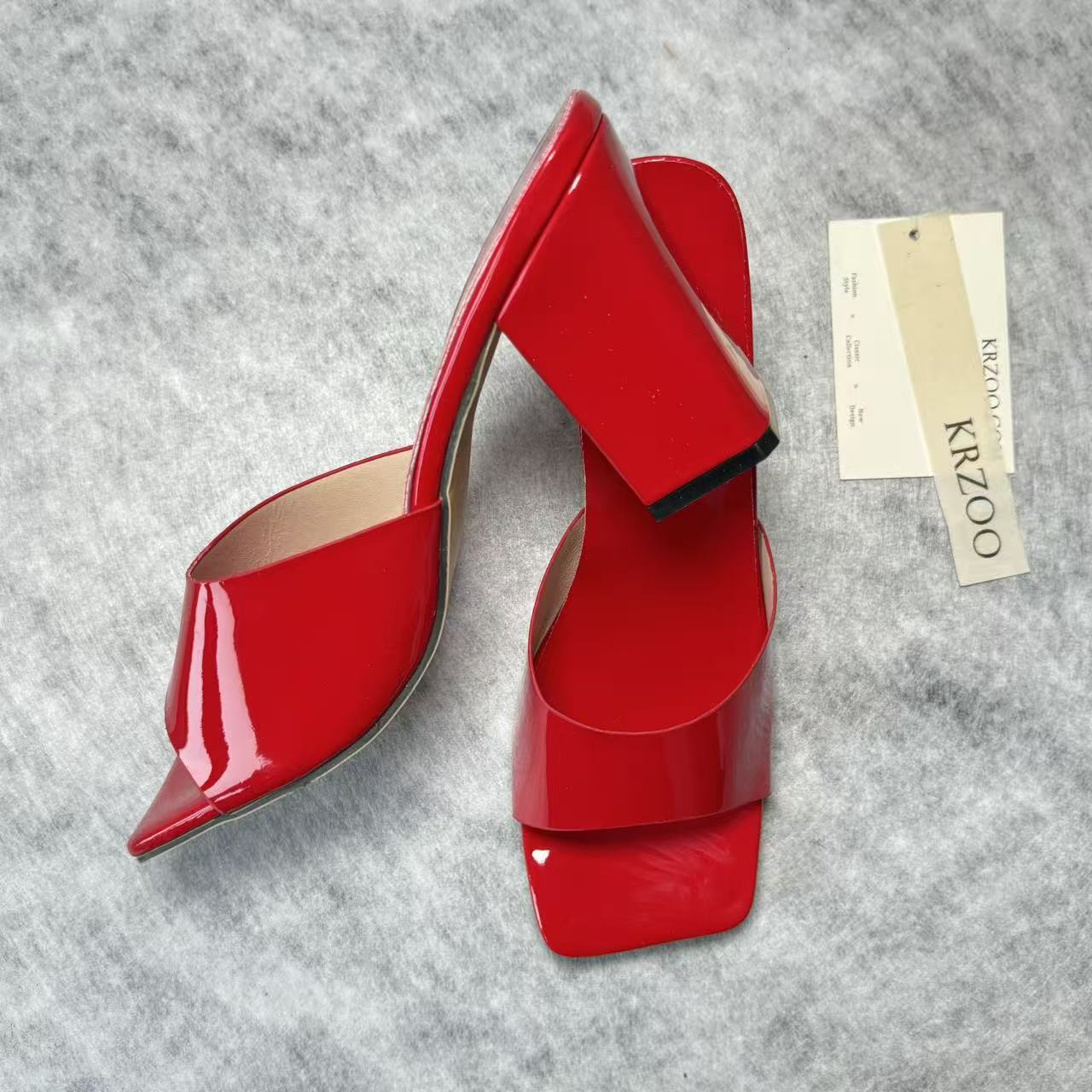 Square-toe thick-soled single-heeled high heel
