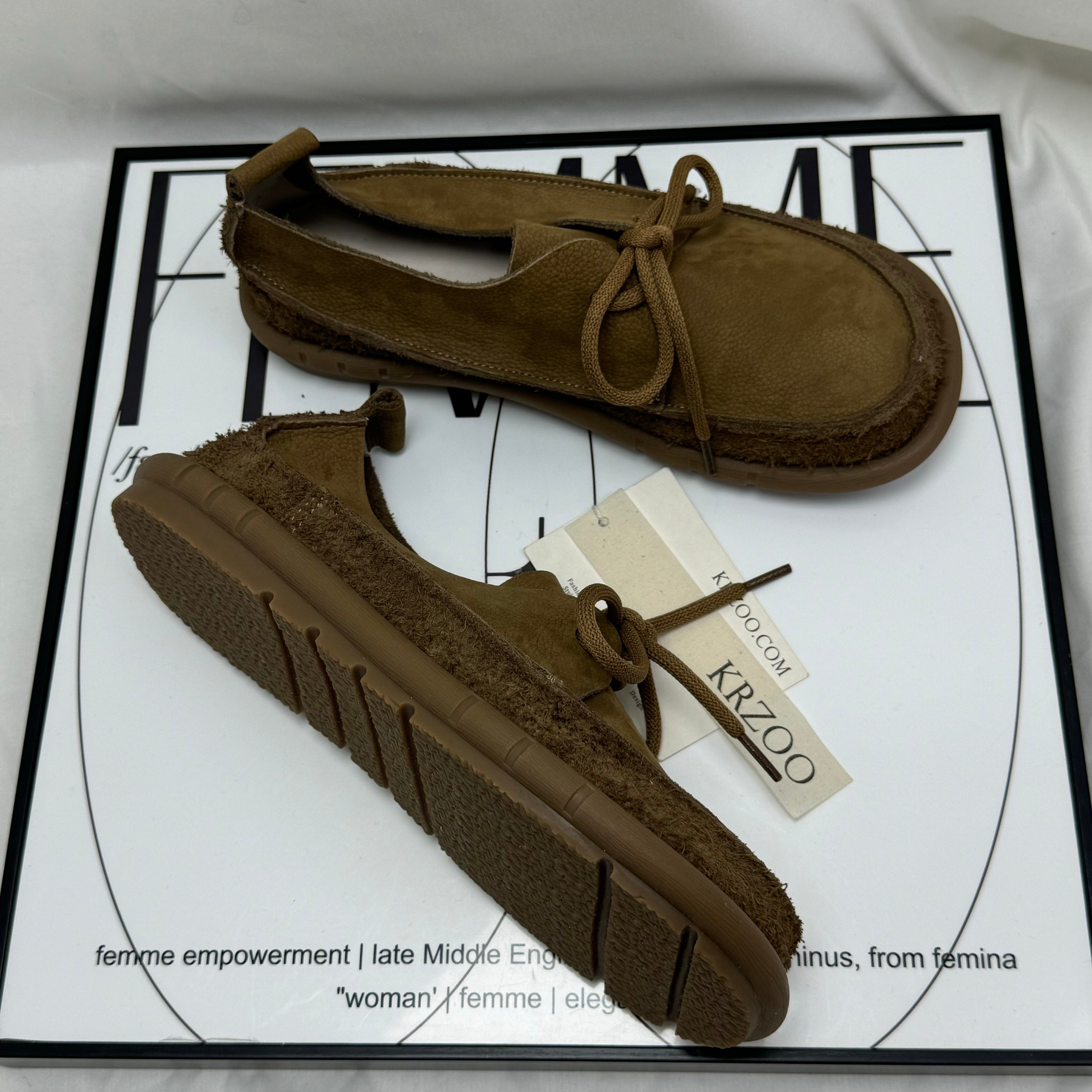 Leather lace-up low-top shoes