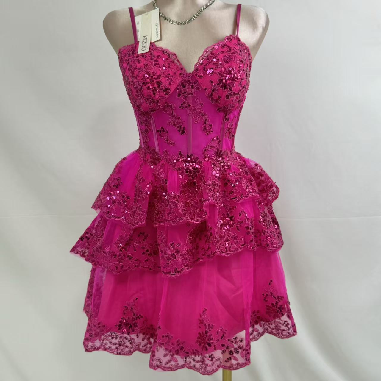 Light chiffon sequined layered dress in short style