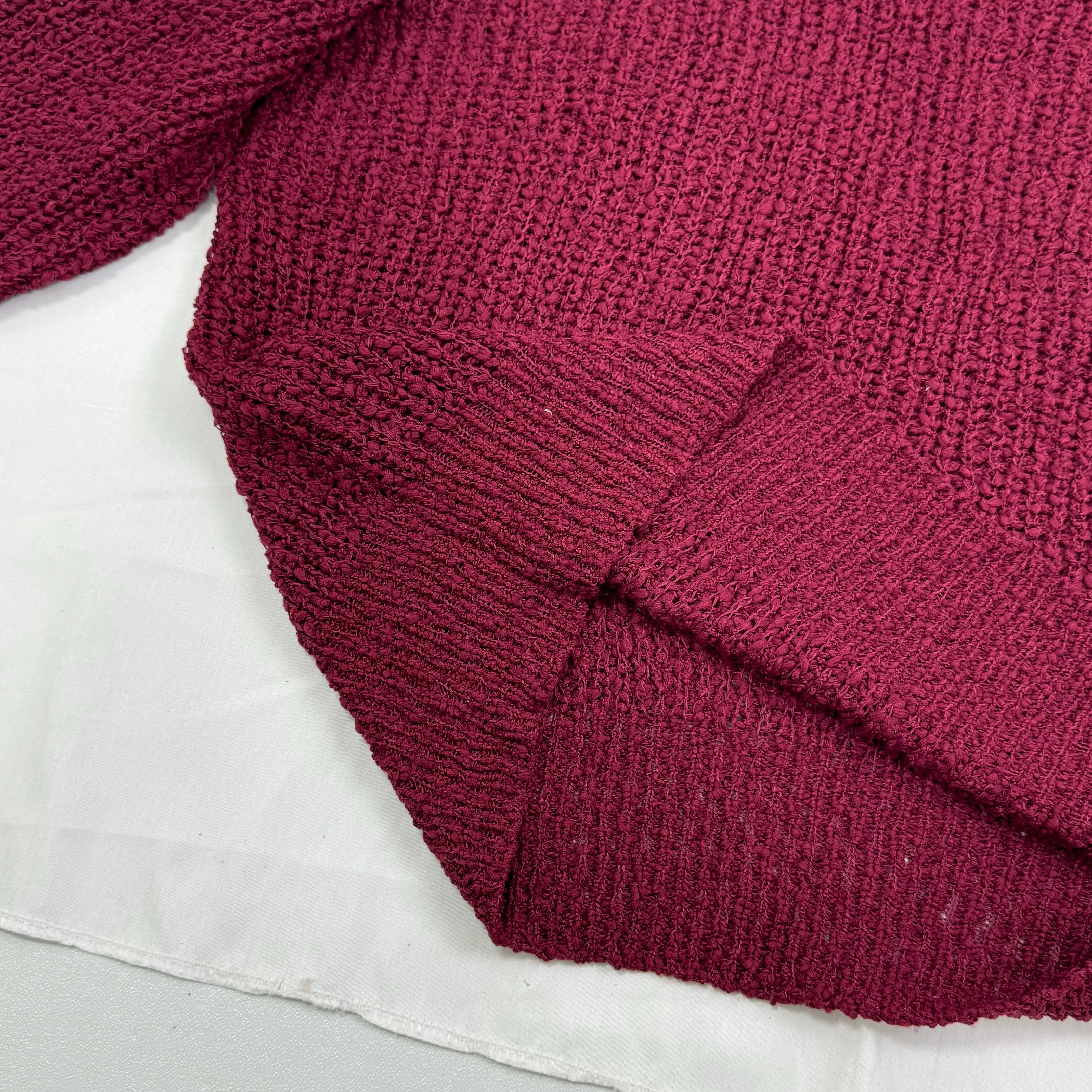 V-neck long-sleeved knitted sweater