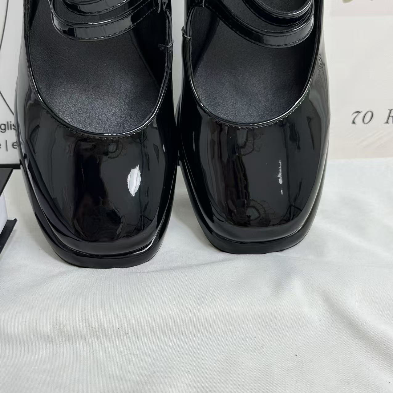Retro chunky heel high heels