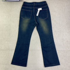 Washable slim-fit and thigh-enhancing jeans