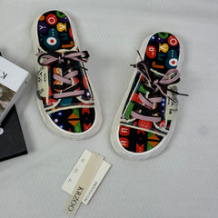 Pancake-style stenciled flip-flop