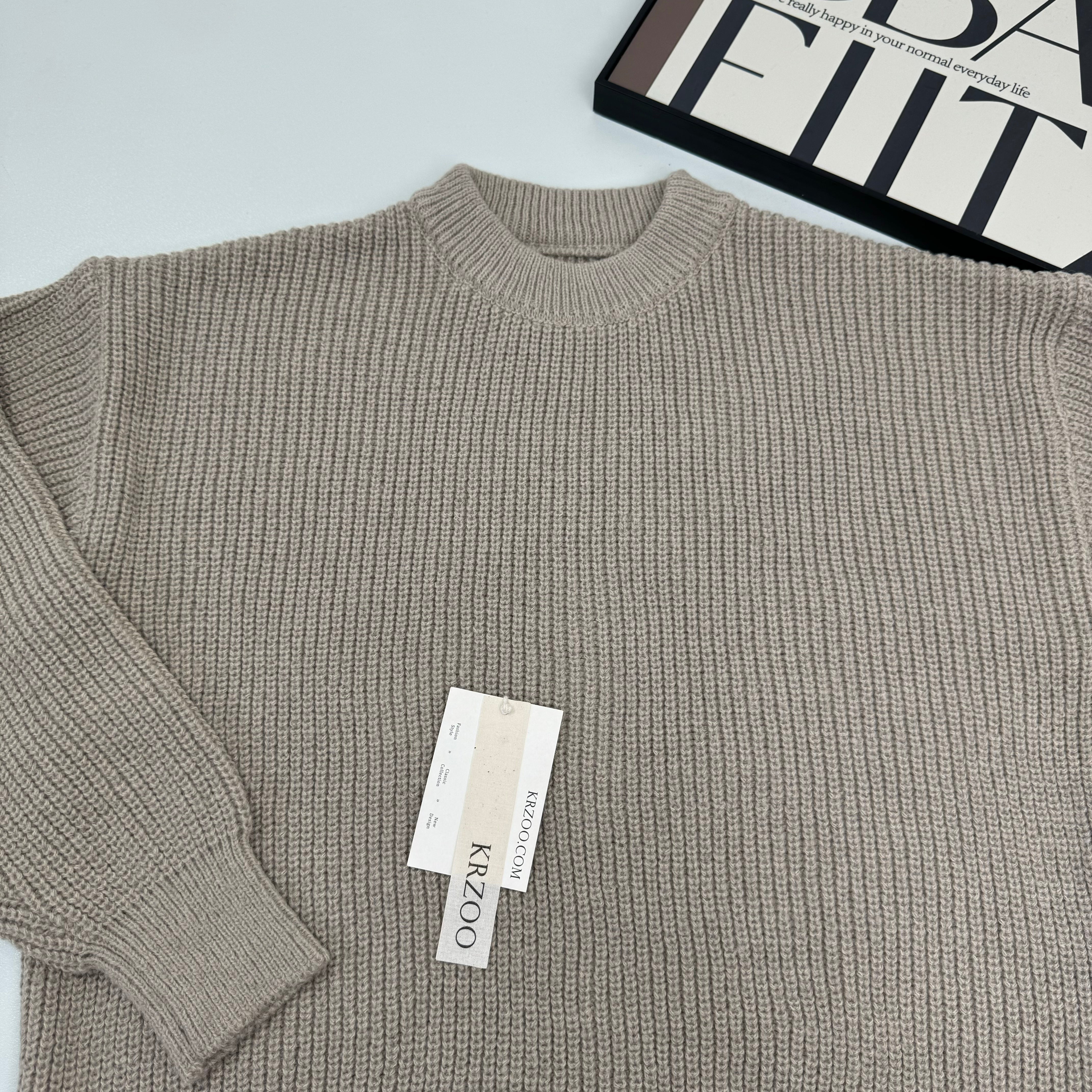 Heavy-duty thick needle textured sweater