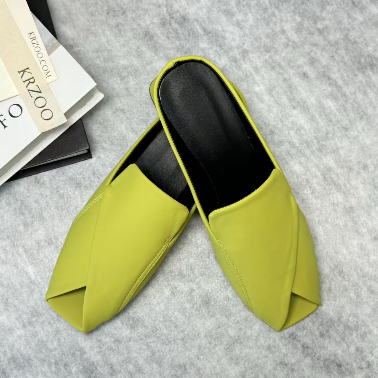 Square-toe open-toe square heel low-heeled shoes