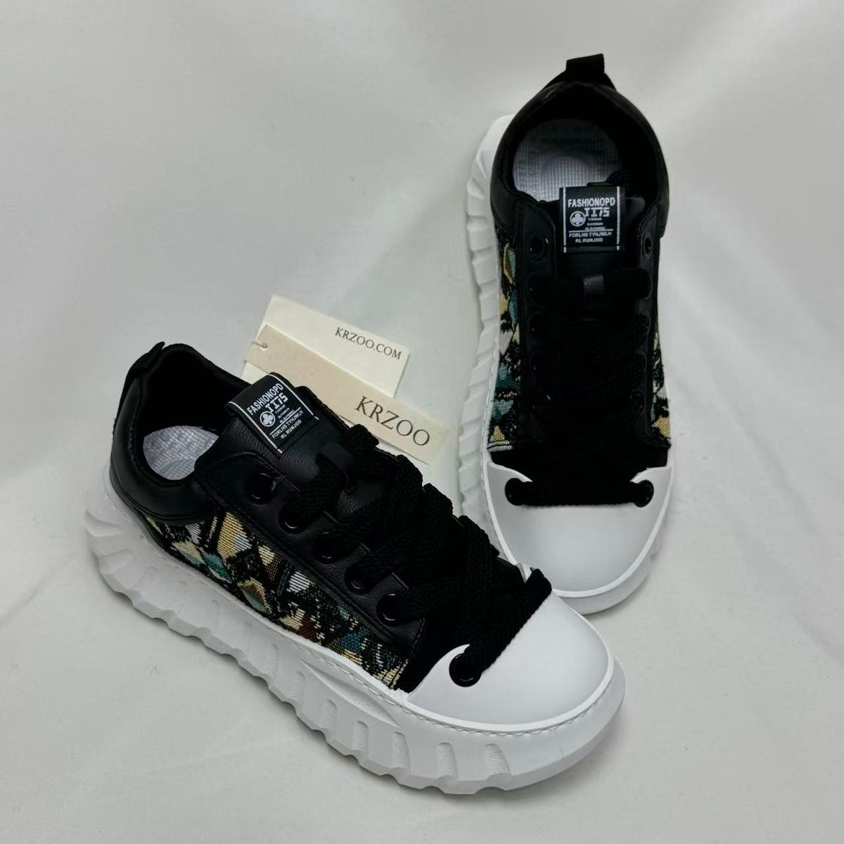 Color-matched breathable mesh thick-soled shoes