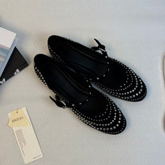 Low-cut one-piece soft-soled slip-on shoes
