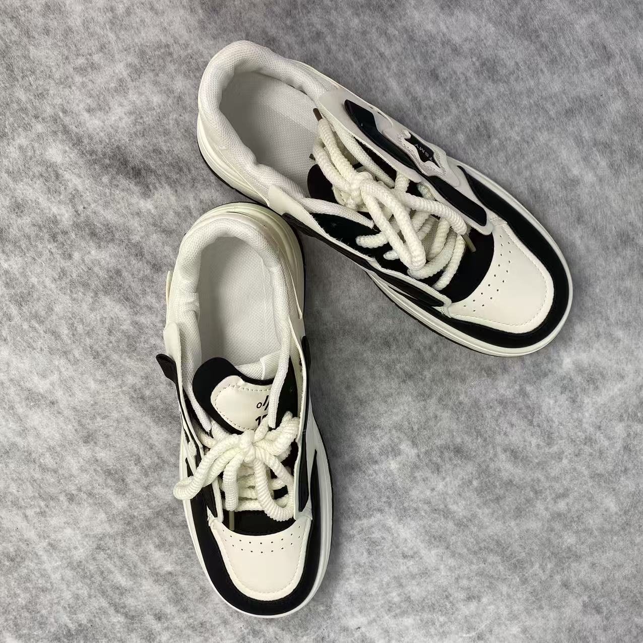 Thick-soled casual sports sneakers