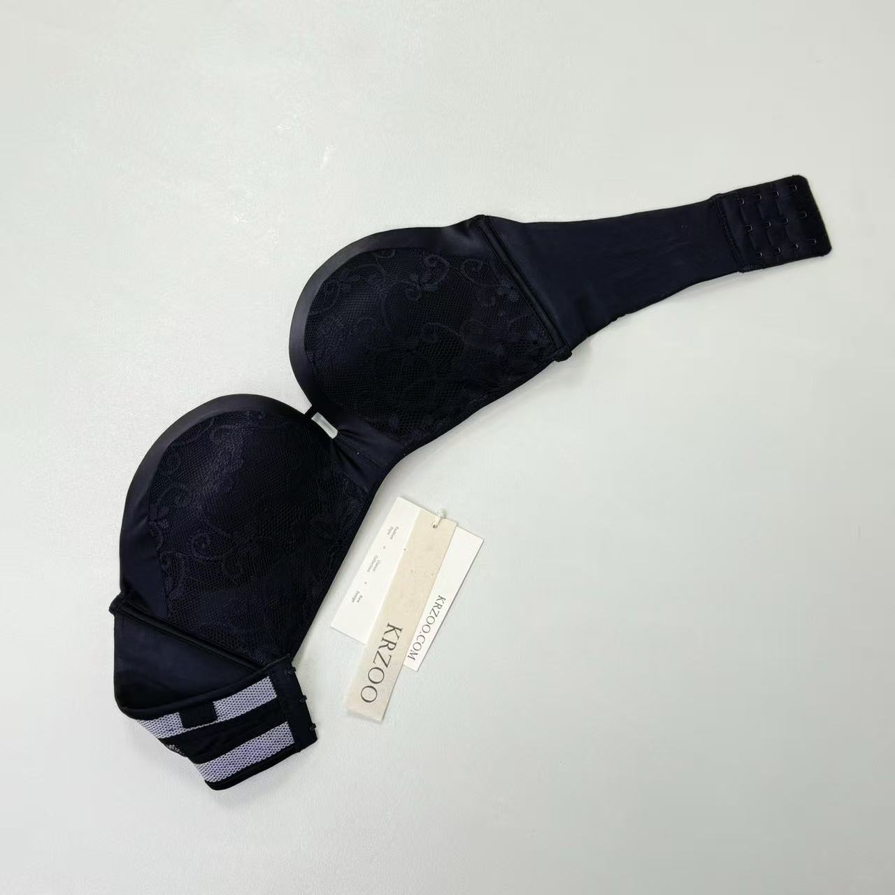 Anti-slip bra without steel ring