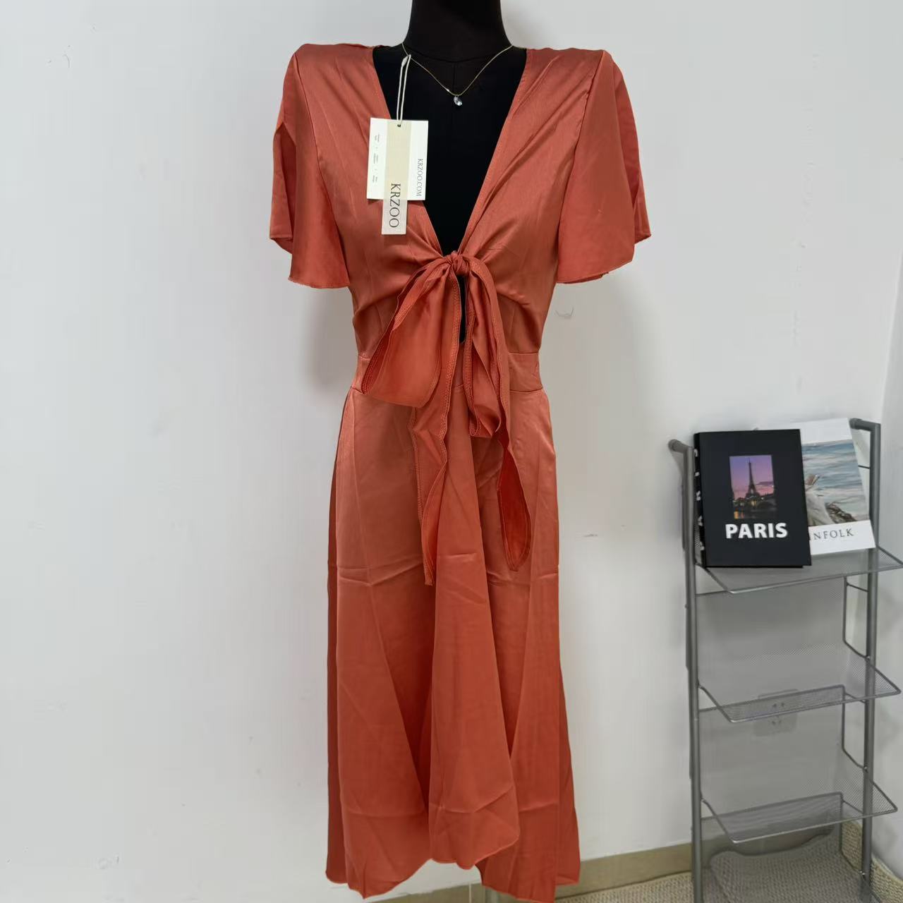 Open V-neck strapless irregular dress