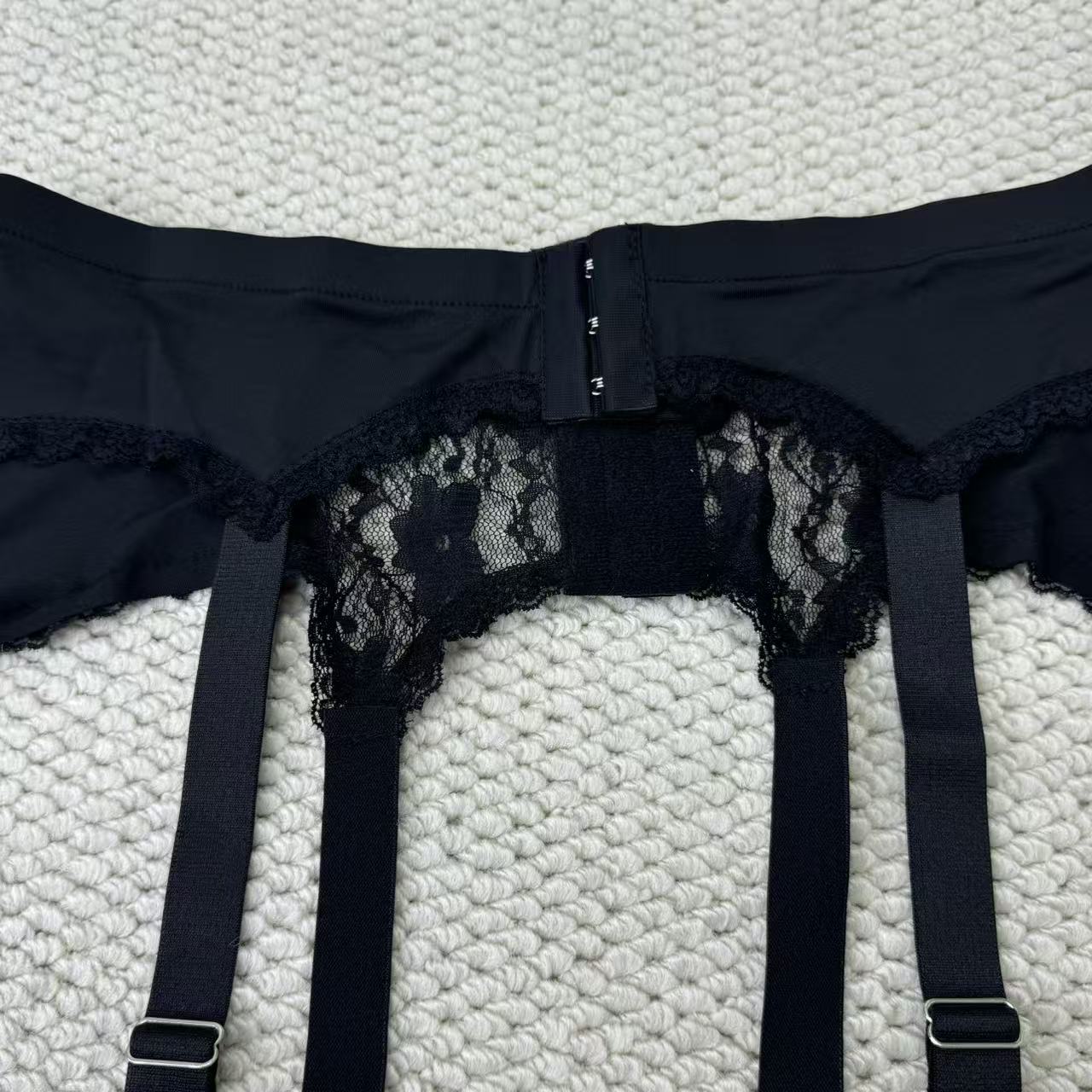 Lace garter hose clasp