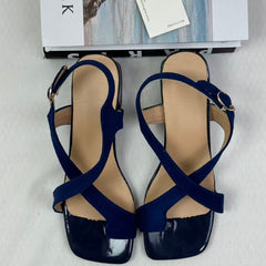 Crossed-strip toe-up ankle boot