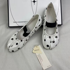 Mary Jane flat shoes