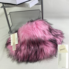 Fisherman's bucket hat with warm faux fur lining