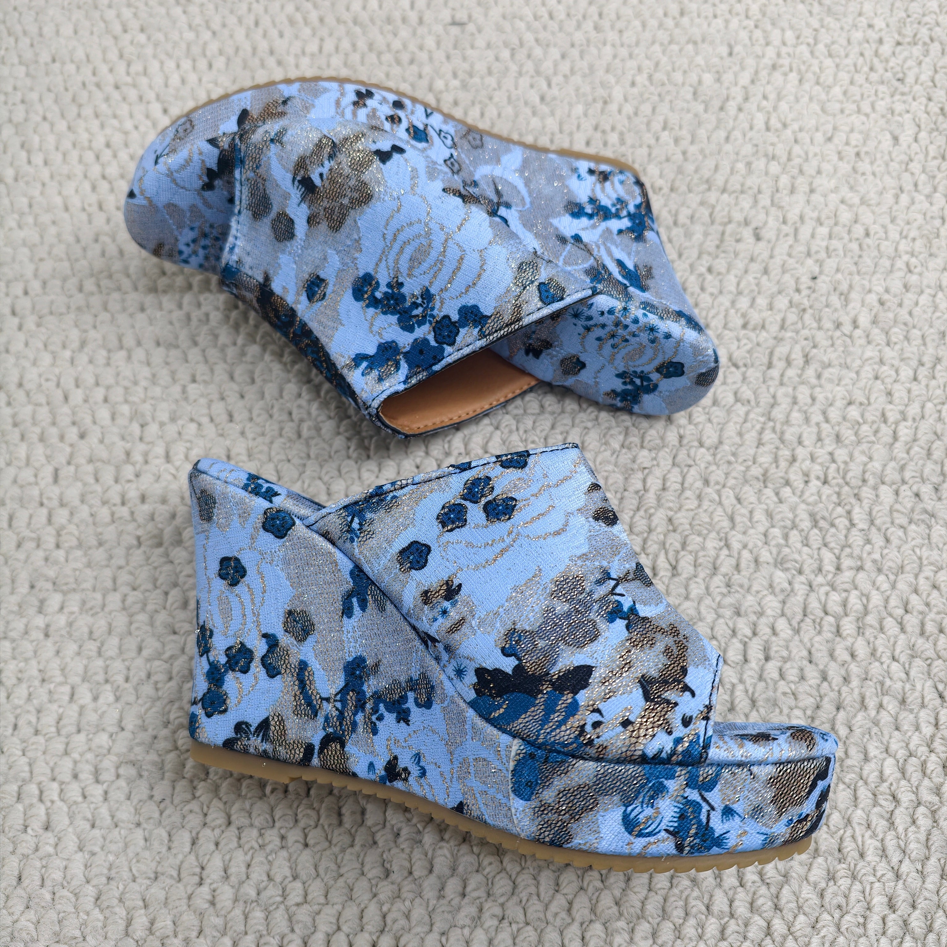 Waterproof platform fish-mouth flip-flops