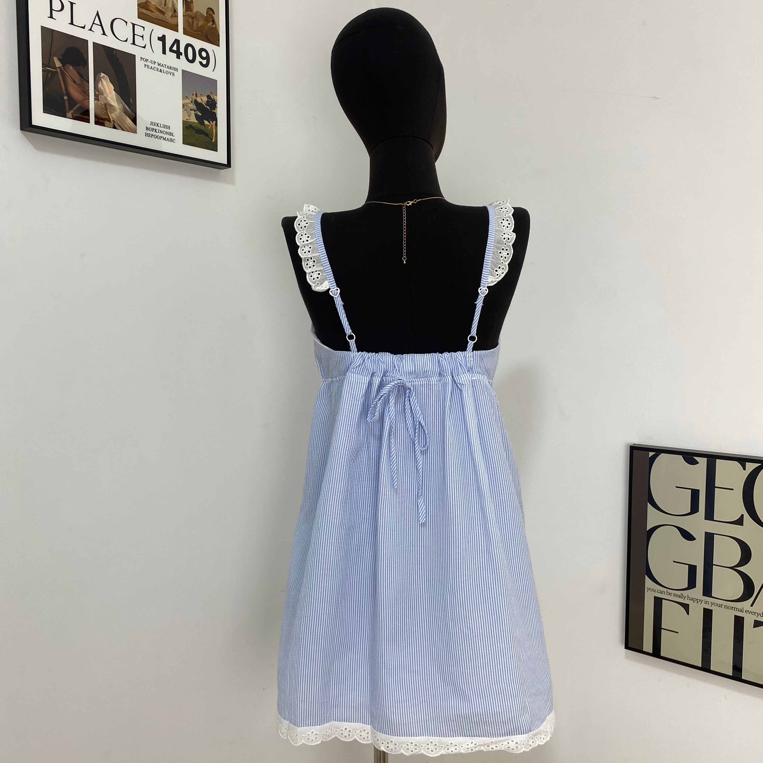 French Retro Deep V-Neck Lace Dress