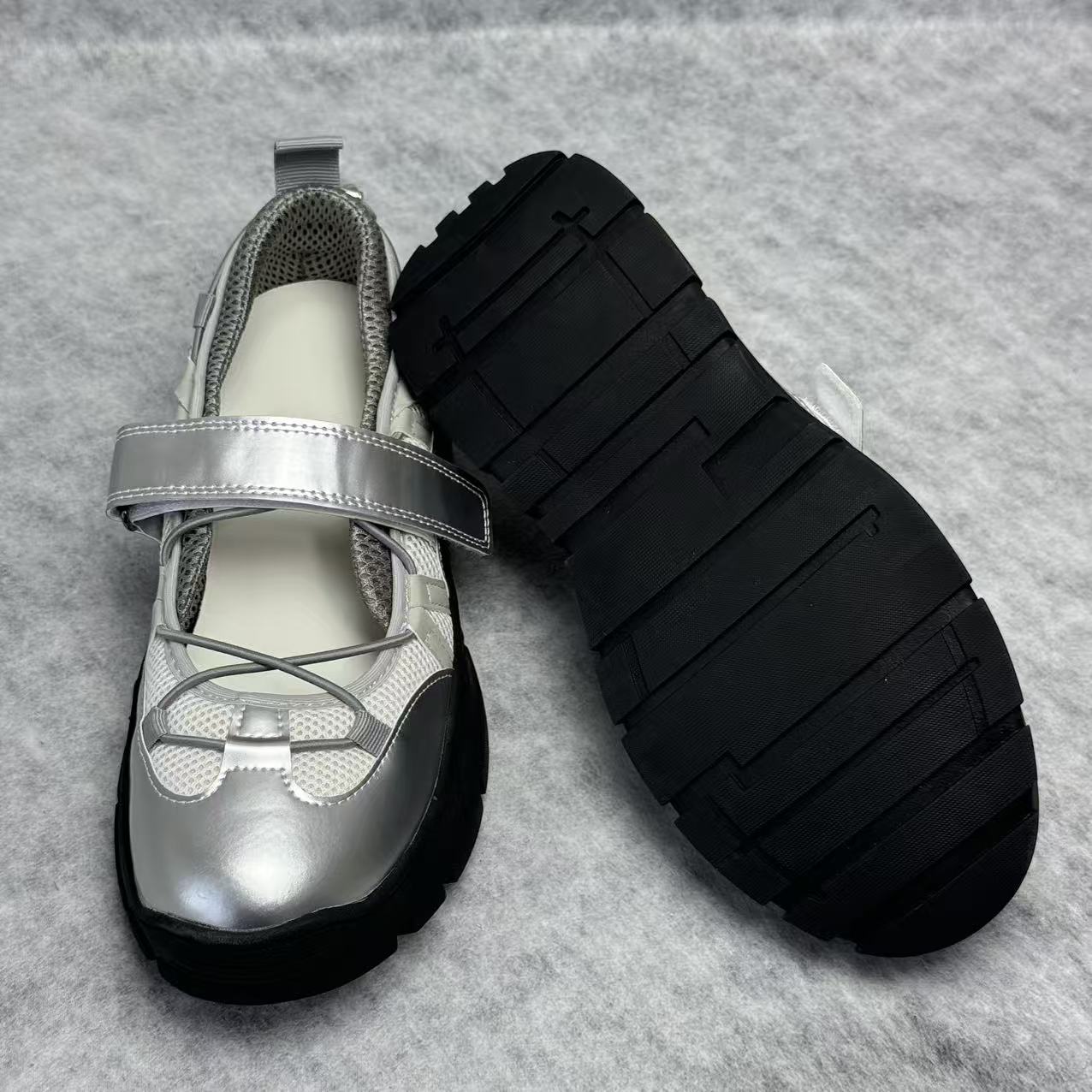 Low-cut Velcro Windproof Sports Shoes