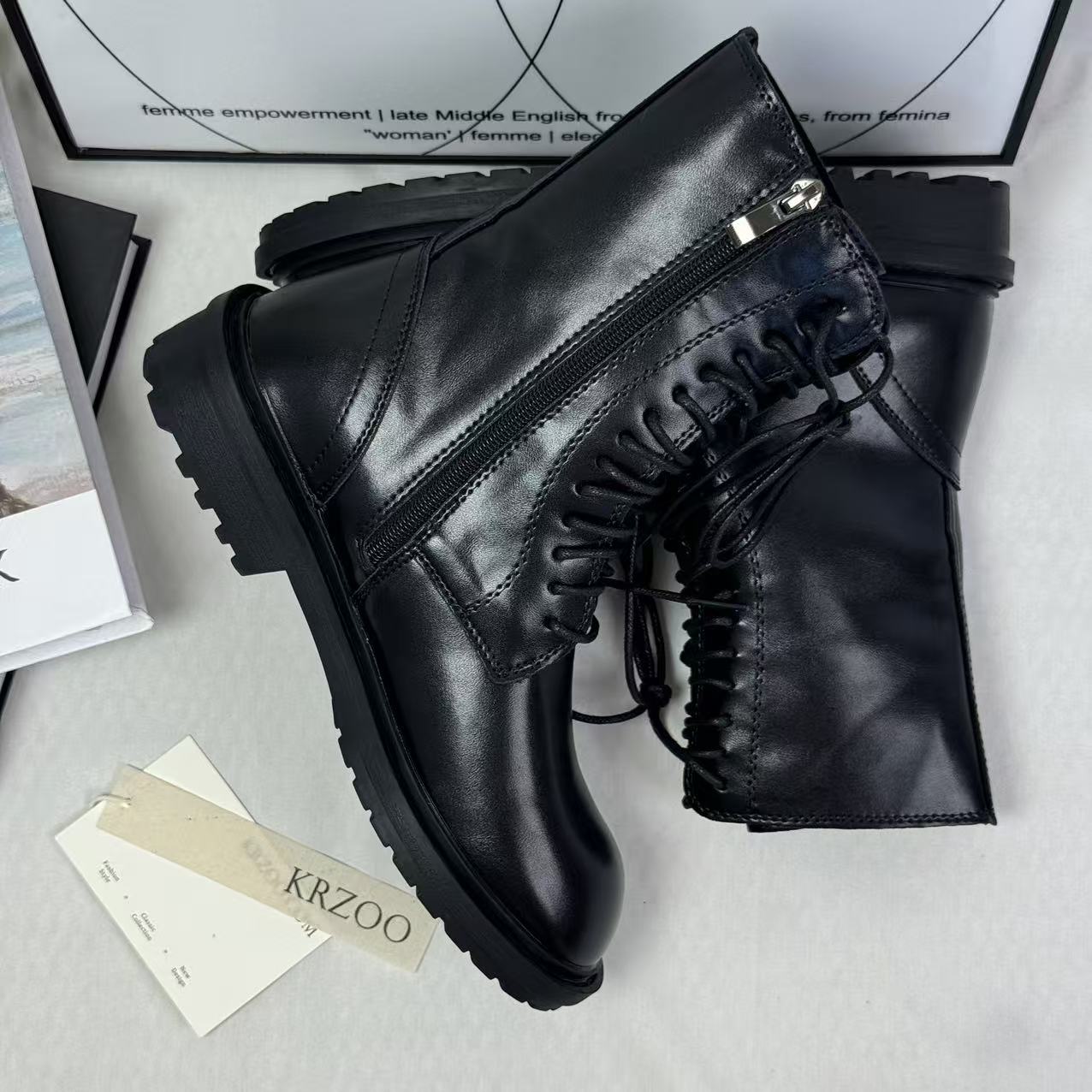 Martin ankle boot with thin high heels and laces