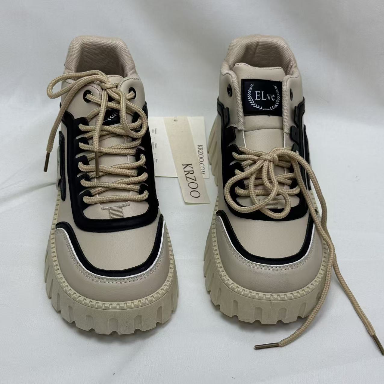 Pancake-bottom thick-soled sports shoes