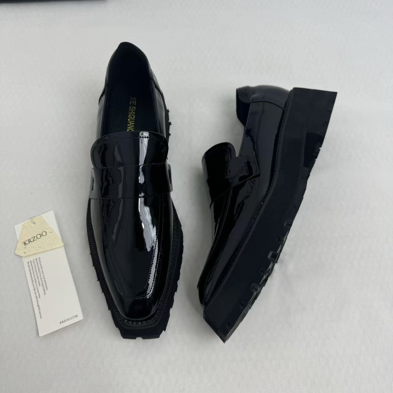 British pointed-toe high-heeled shoes