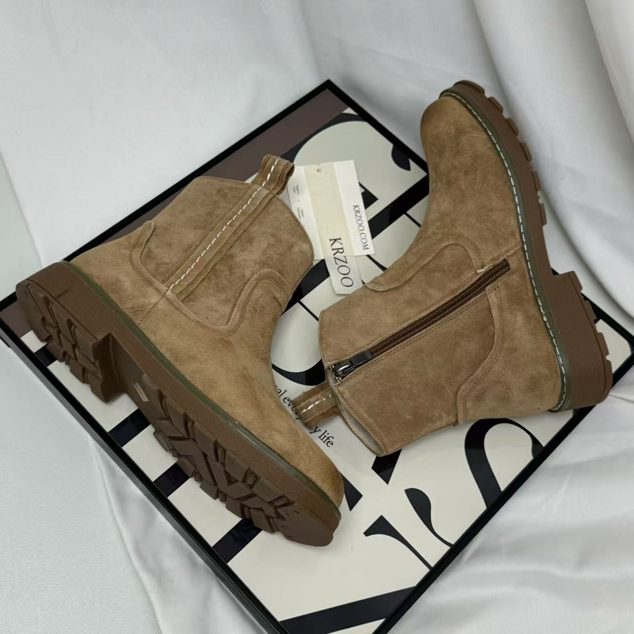 Suede leather boots with fleece lining and flat sole