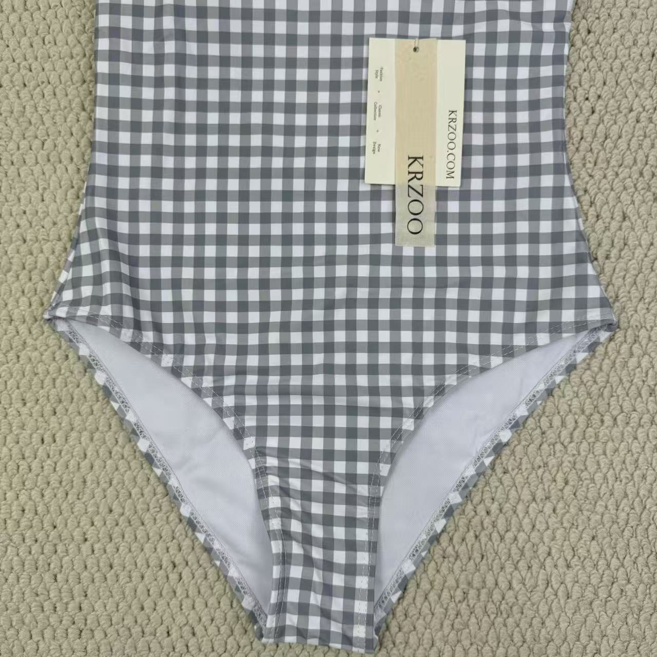 Light and fresh see-through swimming suit