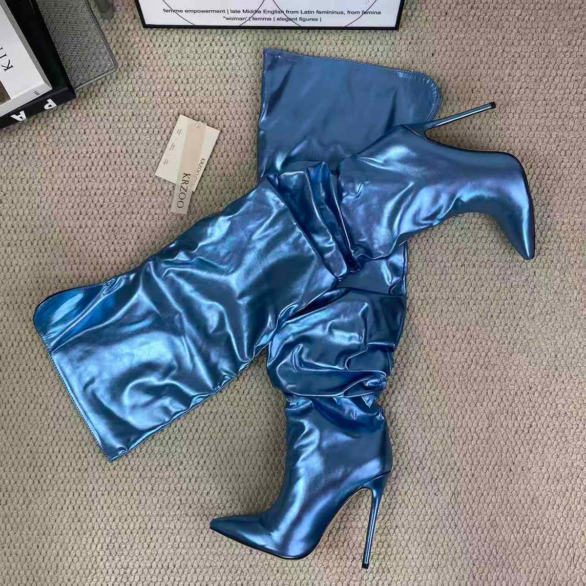 High-crowned knight boots with thick heels