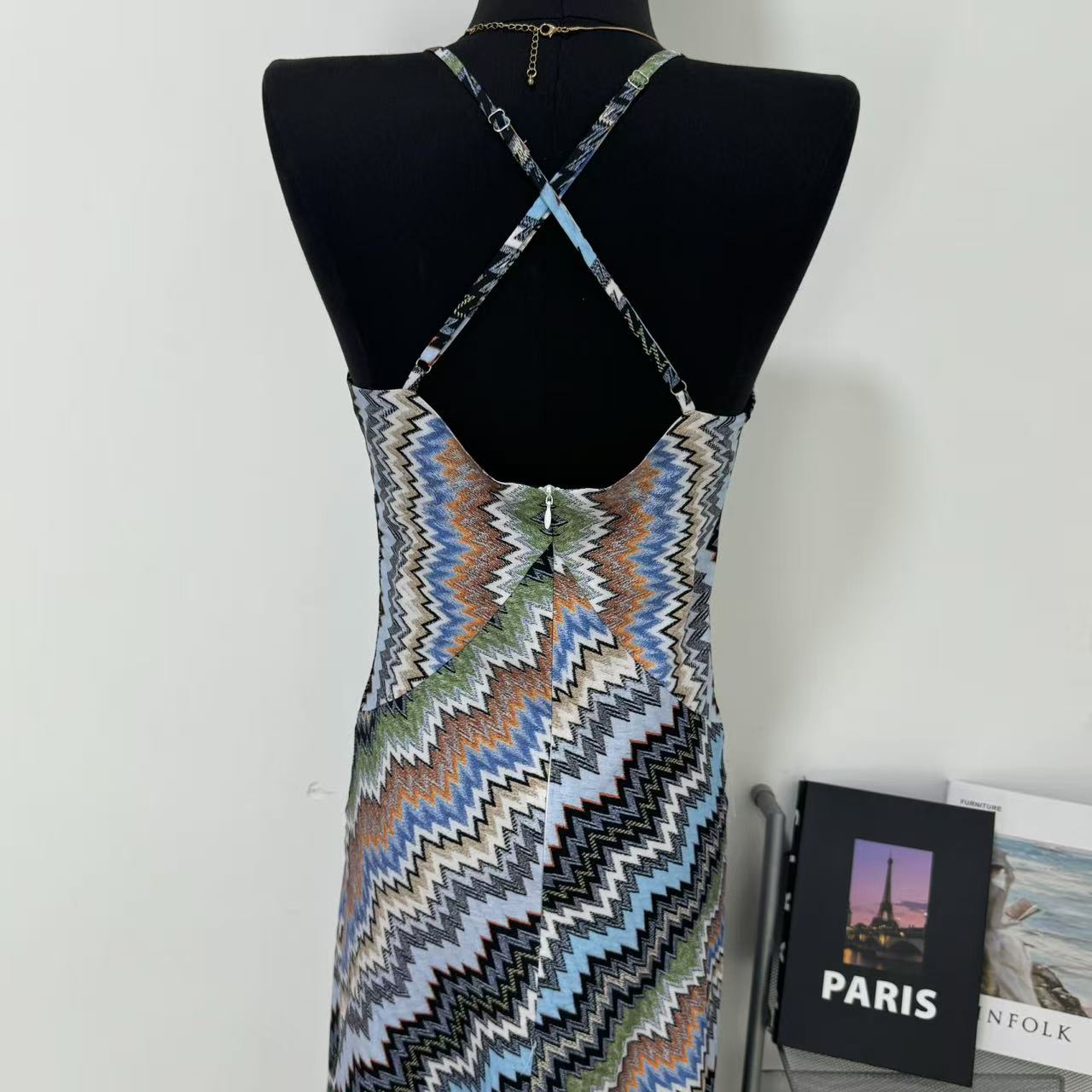 Strap pleated figure-hugging dress