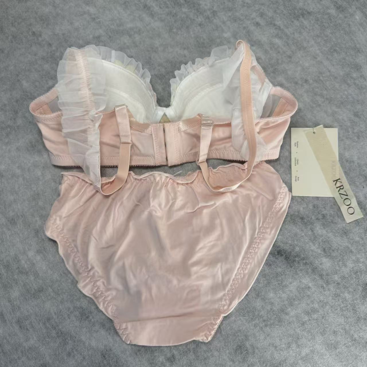 Sunflower embroidery gathered bra set