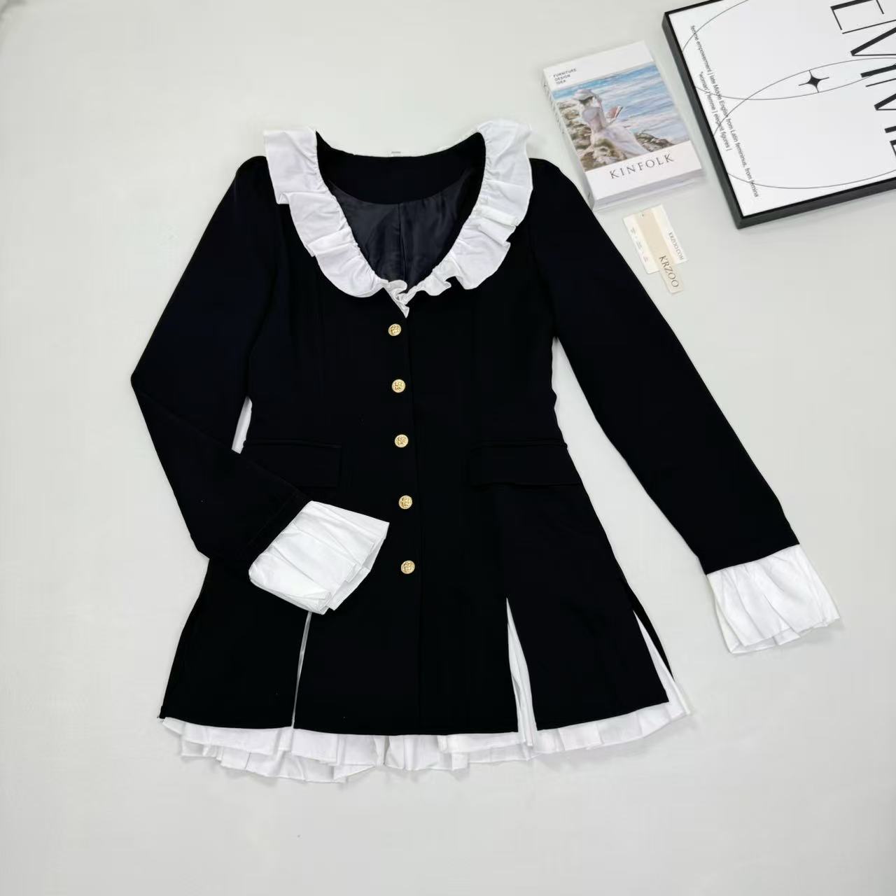 Button A-shaped fake two-piece blouse dress
