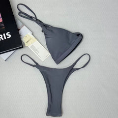 Simple three-piece bikini