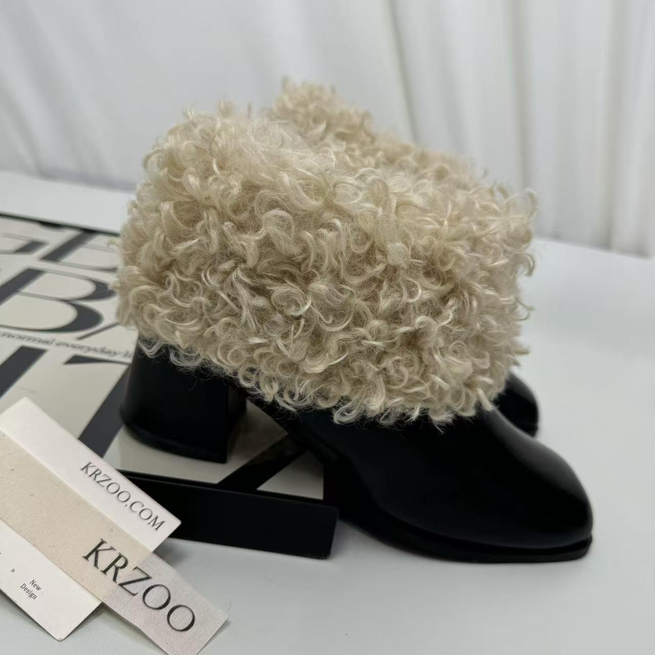 Round-toe thick-soled fuzzy shoes