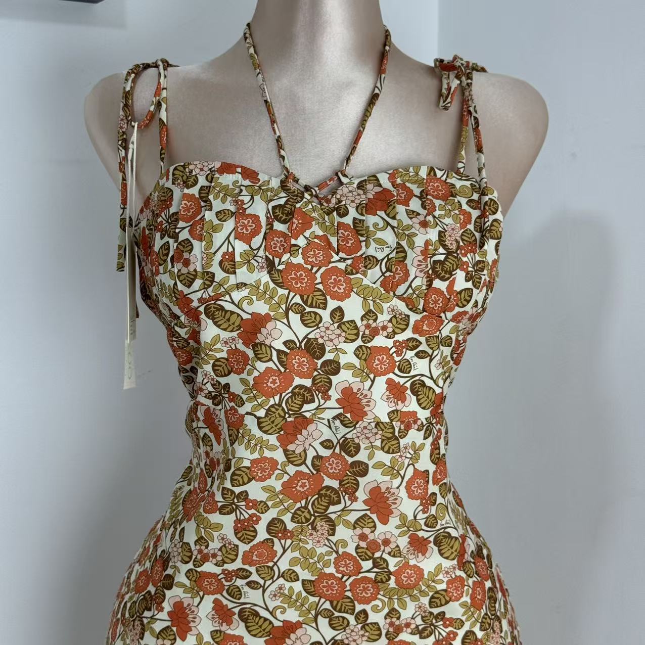 Slimming Printed Spaghetti-Strap Dress