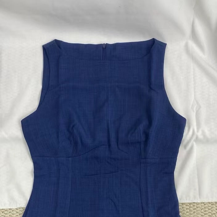 Dress With Tie-Knot Detail