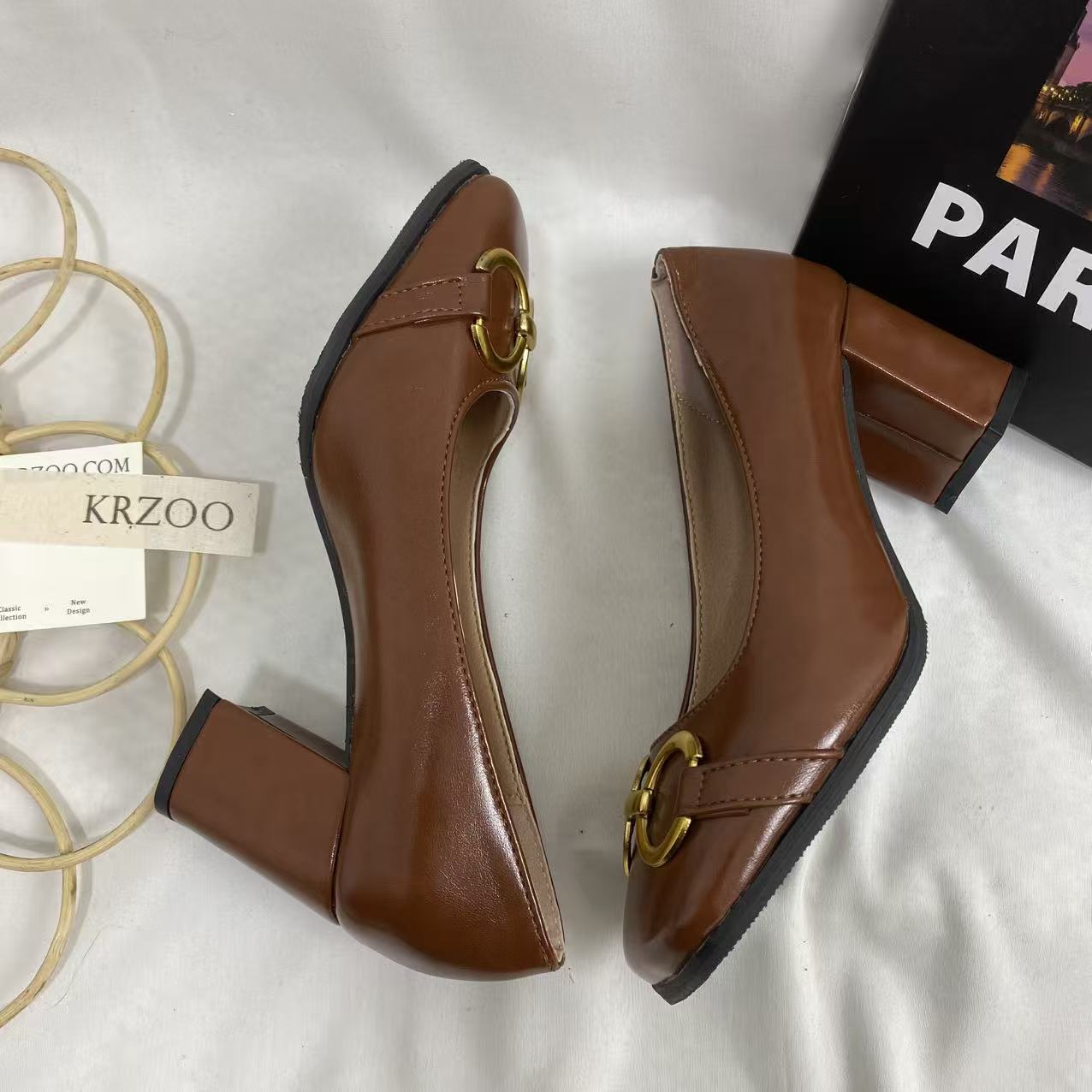 Retro Flats With Metal Buckles