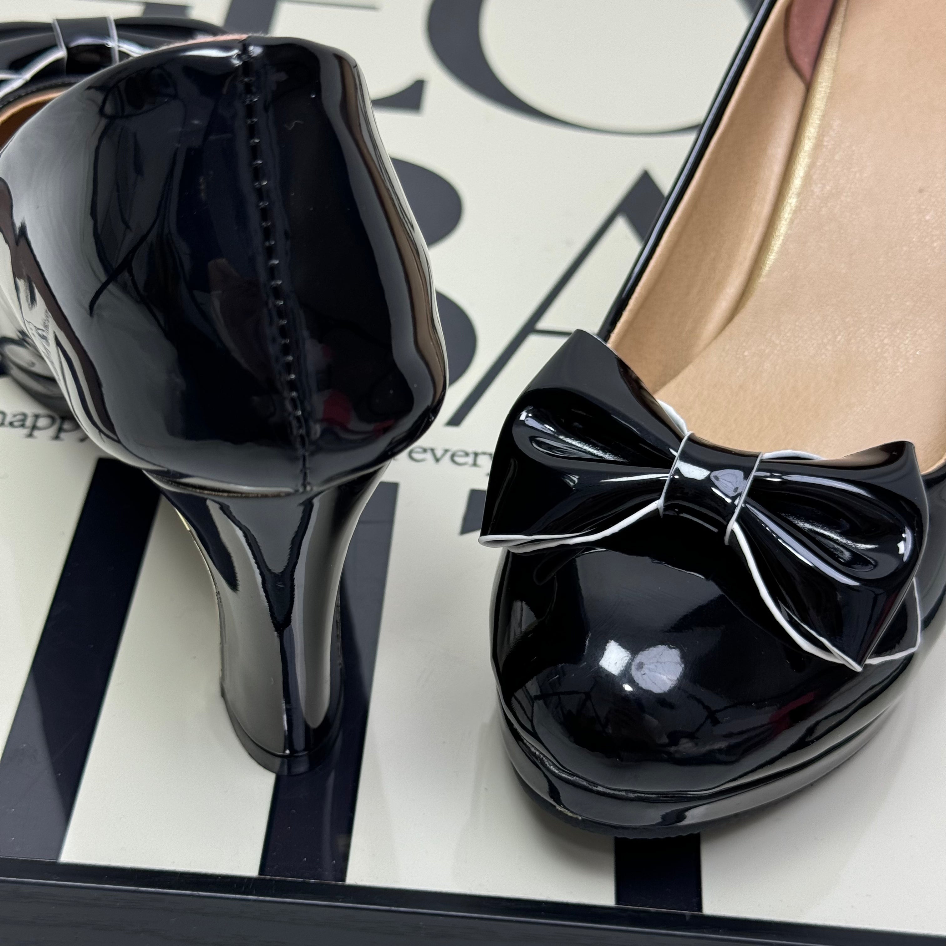Belted waterproof platform high-heeled shoes